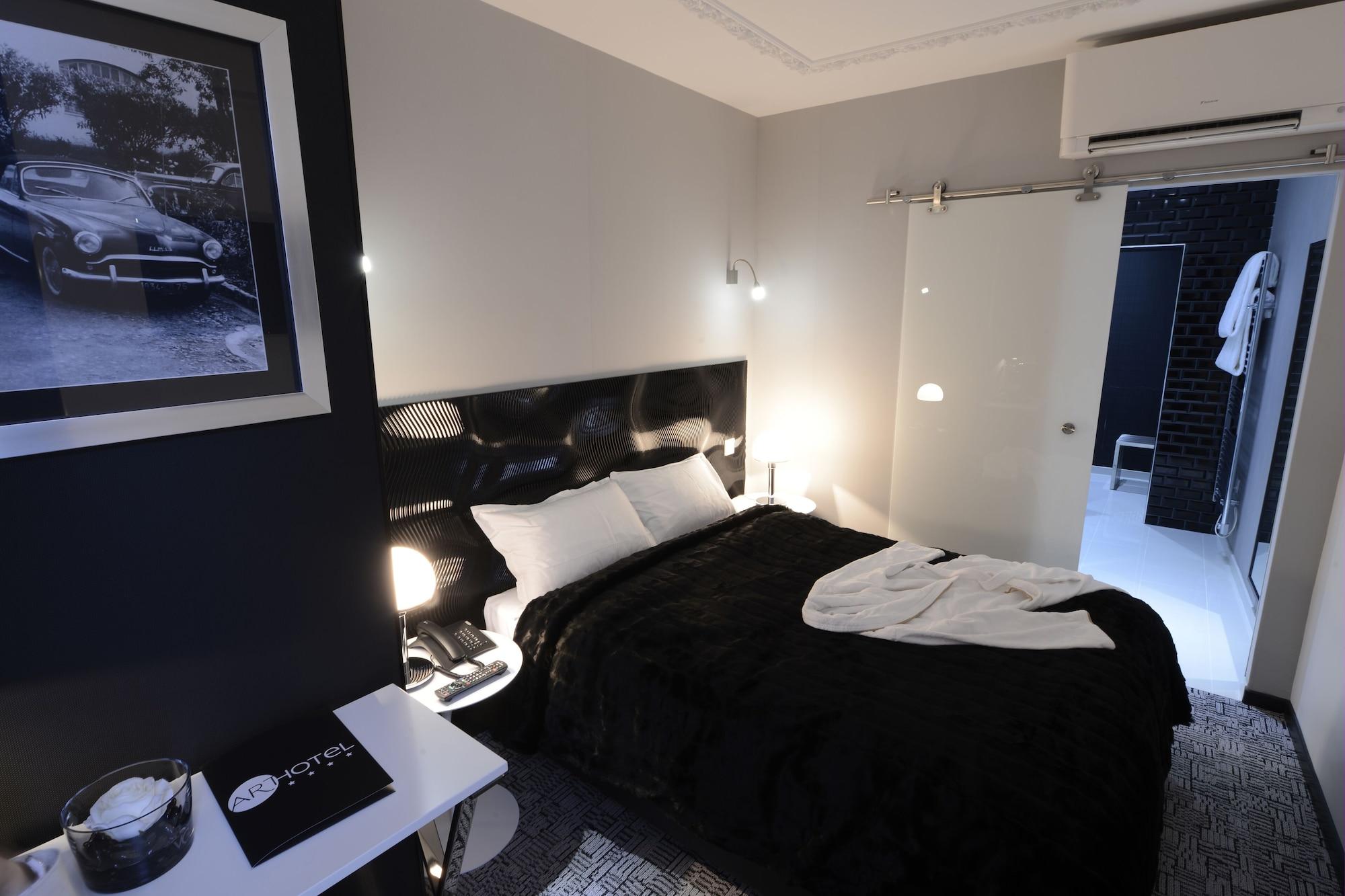 อาร์ต โฮเต็ล Hotel โรเชอร์กอร์บง ภายนอก รูปภาพ