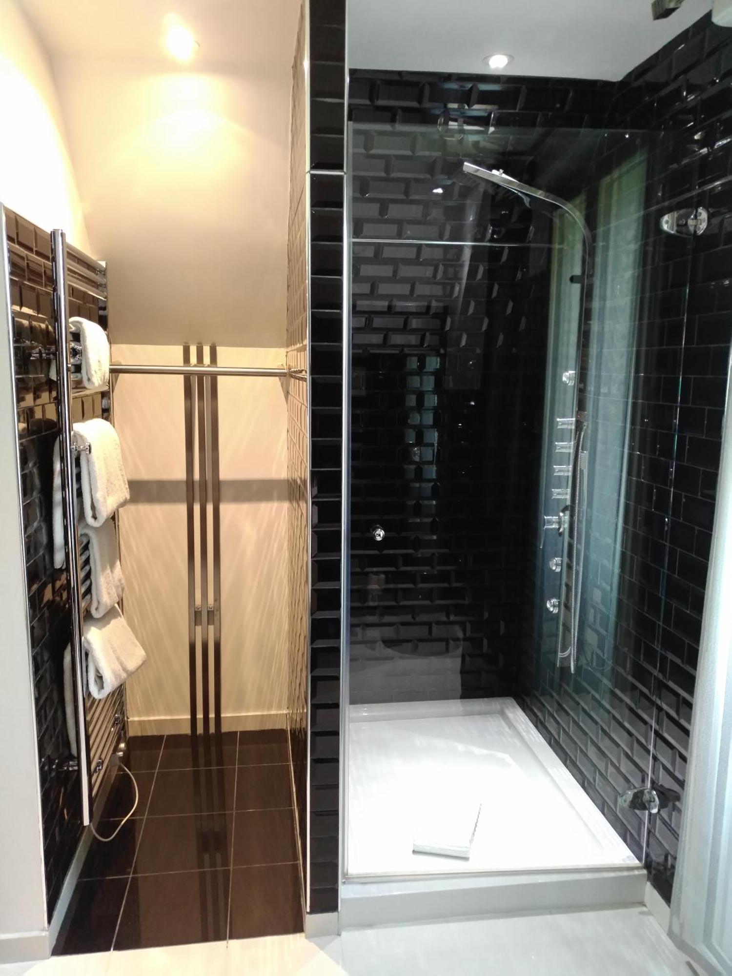 อาร์ต โฮเต็ล Hotel โรเชอร์กอร์บง ภายนอก รูปภาพ